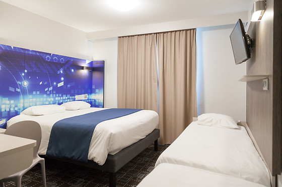 Hotel Kyriad Jules Verne - photo 0