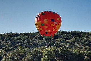 Un vol en montgolfière et un apéritif pour deux - Ptiote vadrouille - Lapalisse (71)