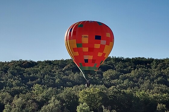 Un vol en montgolfière et un apéritif pour deux - Ptiote vadrouille - Lapalisse (71)