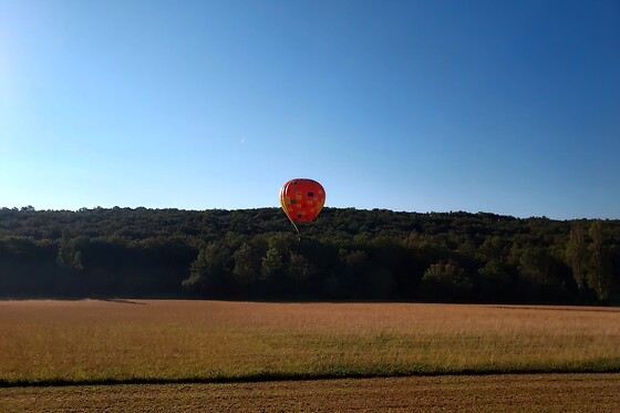 Un vol en montgolfière et un apéritif pour deux - Ptiote vadrouille - Lapalisse (71)