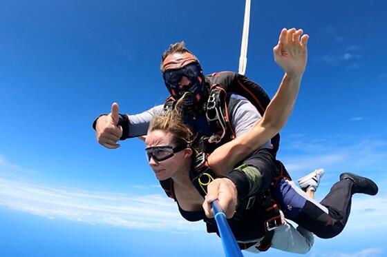Saut en parachute - Auvergne chute libre - Charmeil (03)