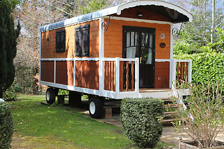 Un séjour gourmand en roulotte pour 2 à Auberge La Tomette, The Originals Relais*** à Vitrac (15)