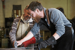 Atelier création d'un couteau brut de forge à Perruel (27)