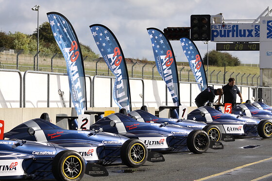 Stage de pilotage en monoplace Renault - Ultima GP - Circuit de Trappes (78)