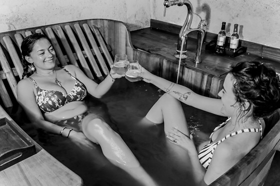 Un bain de bière ou de vin et une dégustation pour 2 chez Wine Beer Spa à Bordeaux (33)