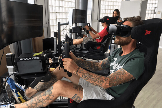 Course automobile en réalité virtuelle à Rezé (44) - Simulateur 3 vérins - 1h