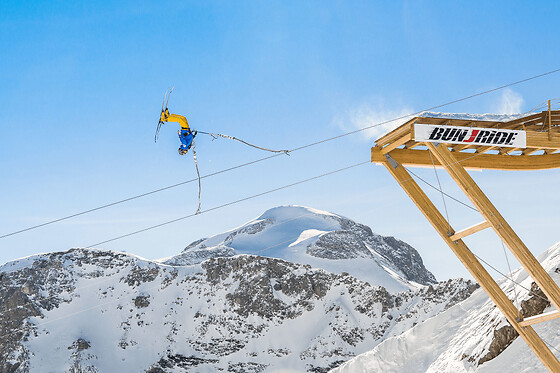 Saut à l'élastique sur tremplin à Tignes (73)
