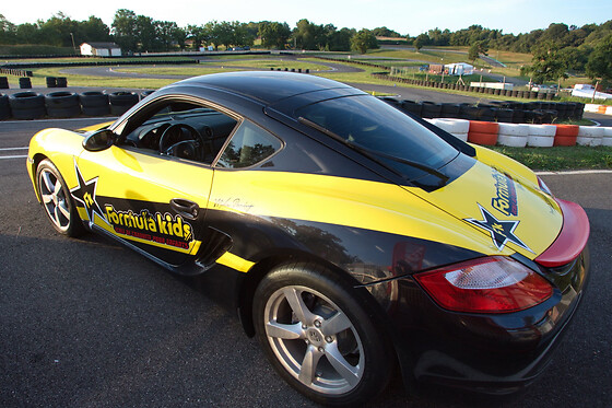 Stage de Pilotage Enfant à Château-Gaillard (01) - Porsche Cayman - 5 Tours