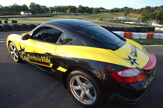 Stage Pilotage Enfant en Porsche Cayman à Trappes (78) - Porsche Cayman - 4 Tours