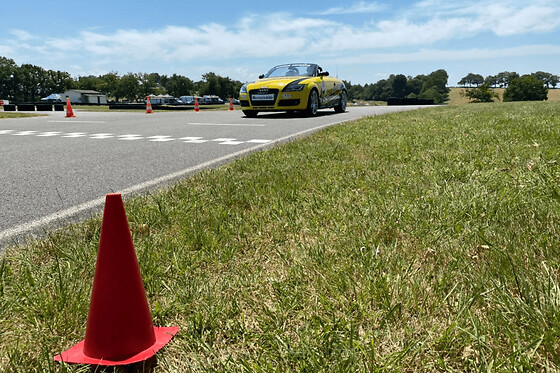 Stage Pilotage Enfant en Audi TT à Dreux (28) - Audi TT circuit de Dreux - 2 Tours