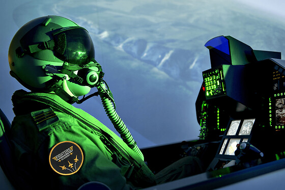 Simulateur de pilotage d'avion de chasse F-35 près d'Orly (91) - Découverte
