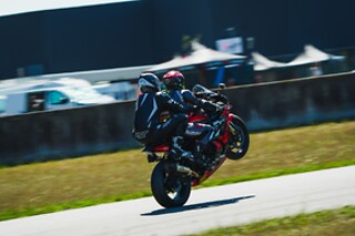 Baptême en passager de moto hypersport pour 2 - 2Ride Baptême - Magny-Cours (58)