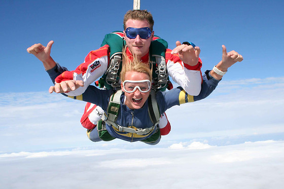 Un saut en parachute en tandem - Skydive Maubeuge - Vieux-Reng (59)
