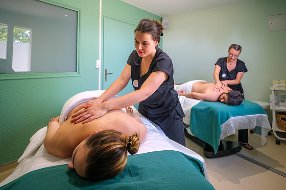 Un modelage californien du dos chez Spa d'Ô Claire à Roiffé (86)