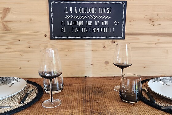 Séjour gourmand pour deux en roulotte au Cocon d'amour à Saint-Jean-d'Elle (50)