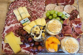 Séjour gourmand pour deux en roulotte au Cocon d'amour à Saint-Jean-d'Elle (50)