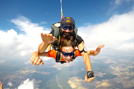 Saut en parachute en tandem - Parachutisme 71 - La Loyère (71)