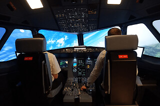 Simulateur de pilotage d'avion de ligne 737 à Paris - Découverte
