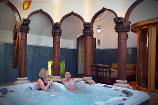 Accès au spa avec bain à remous, sauna et hammam en duo au Domaine de Neuville à Sainte-Gemme (51)