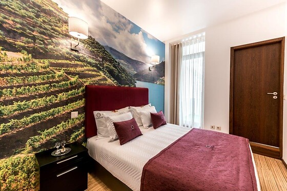 LOUNGE INN GUEST HOUSE - photo 1