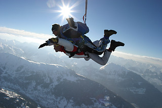 Un saut en parachute en tandem - Aérodrome de Tallard - Tallard (05)