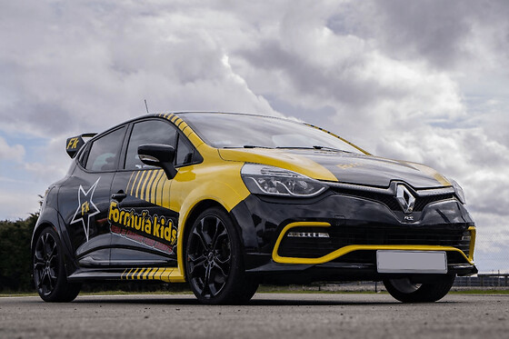 Stage Pilotage Enfant en Clio IV RS à Trappes (78) - Clio IV RS - 2 Tours