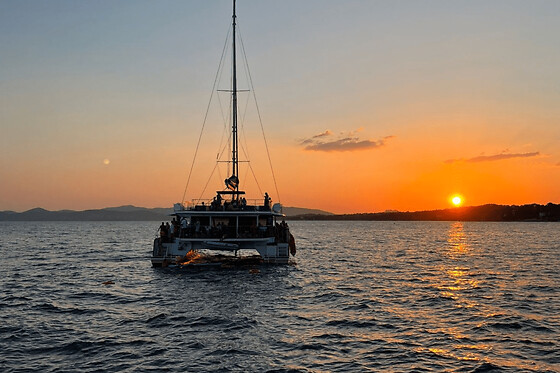Croisière coucher de soleil en catamaran depuis Saint-Raphaël