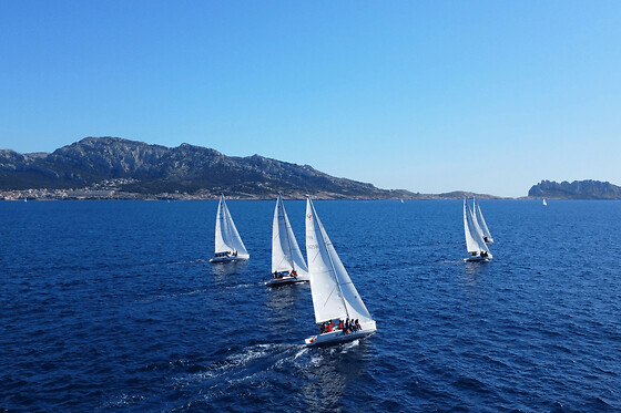 Croisière À La Voile Dans Les Calanques Du Frioul À Marseille