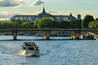 Croisière Avec Champagne Sur La Seine Par Les Vedettes De Paris