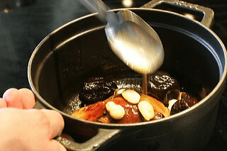 Cours de cuisine "Techniques jus et sauces" à l'Ecole Ducasse
