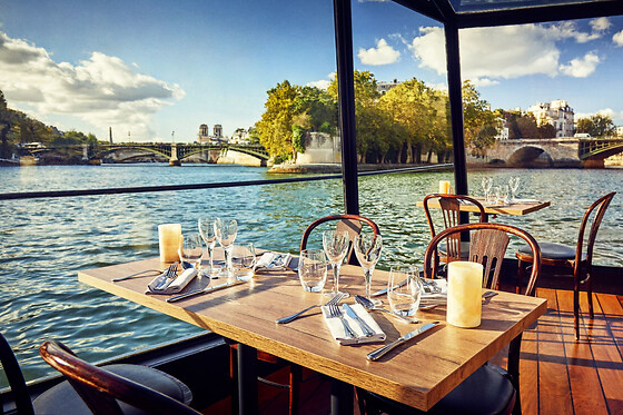 Déjeuner Croisière Sur La Seine