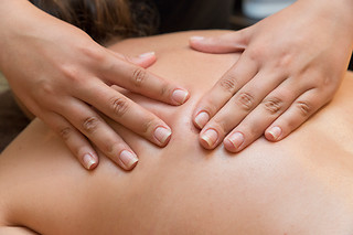 Un massage du corps sur mesure chez Monika Taalba à Noisy-le-Sec (93)